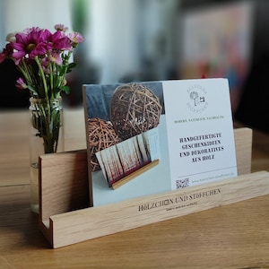Flyerhouder DIN lang liggend formaat van eikenhout/houten standaard voor gepersonaliseerde presentaties