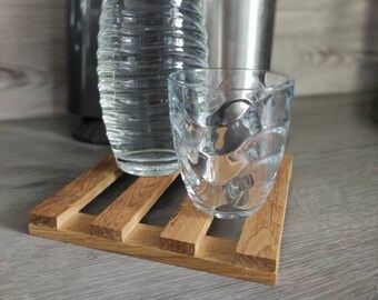 Holzuntersetzer Set – 3 Stück + Ständer, Sapeli-Holz, 20,3 Cm Ø, Hitzebeständig & Klappbar