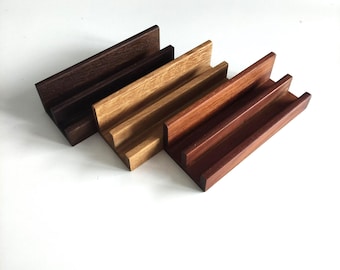 Briefhalter/ Postablage aus Holz mit Holzbutter/ Kartenhalter mit zwei Fächern/ Aufbewahrung für Fotos, Briefe und Karten im A6 Querformat