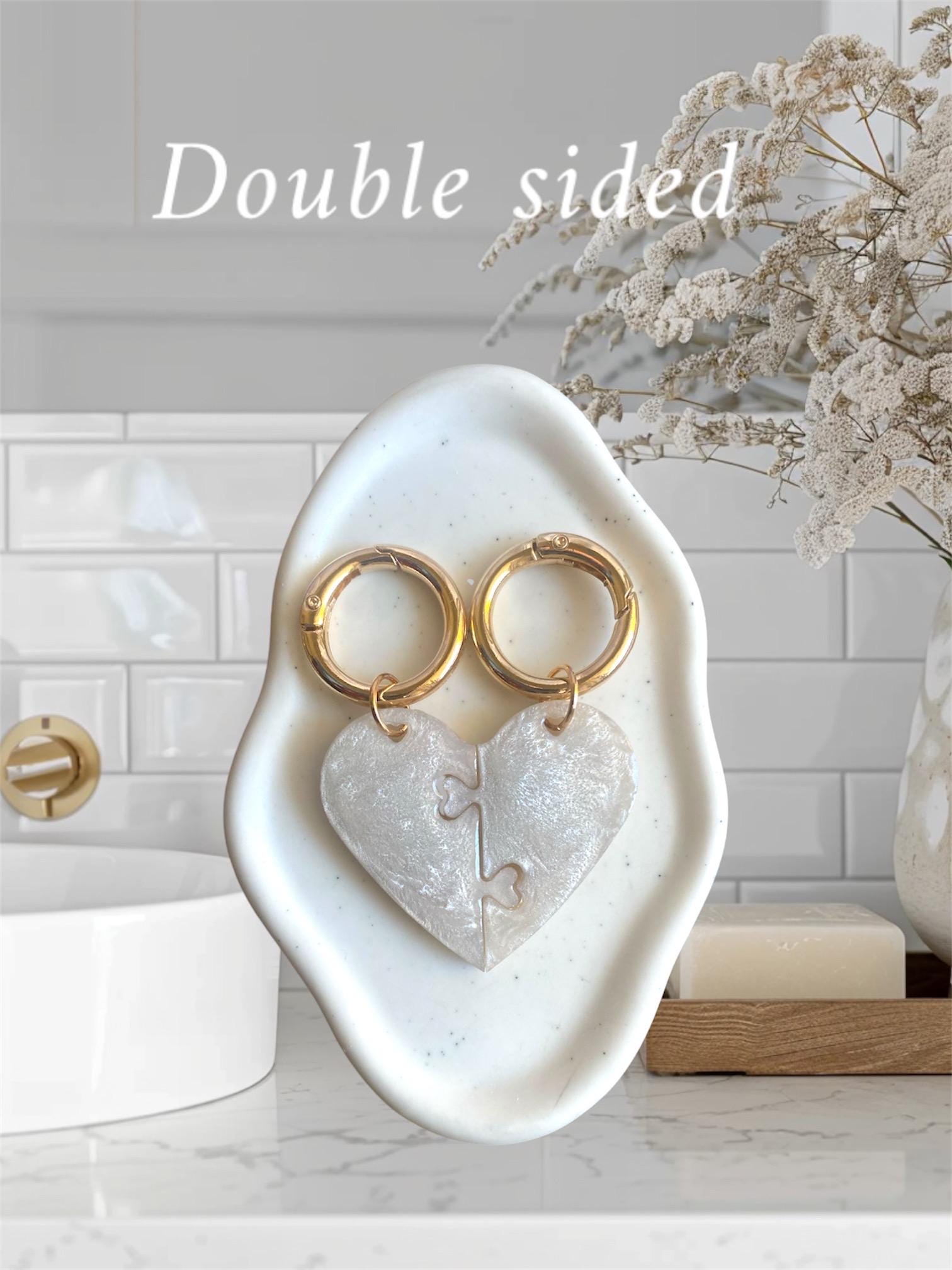 Interlocking Heart Keychains – Real Flower Resin Keychains With Gold ...