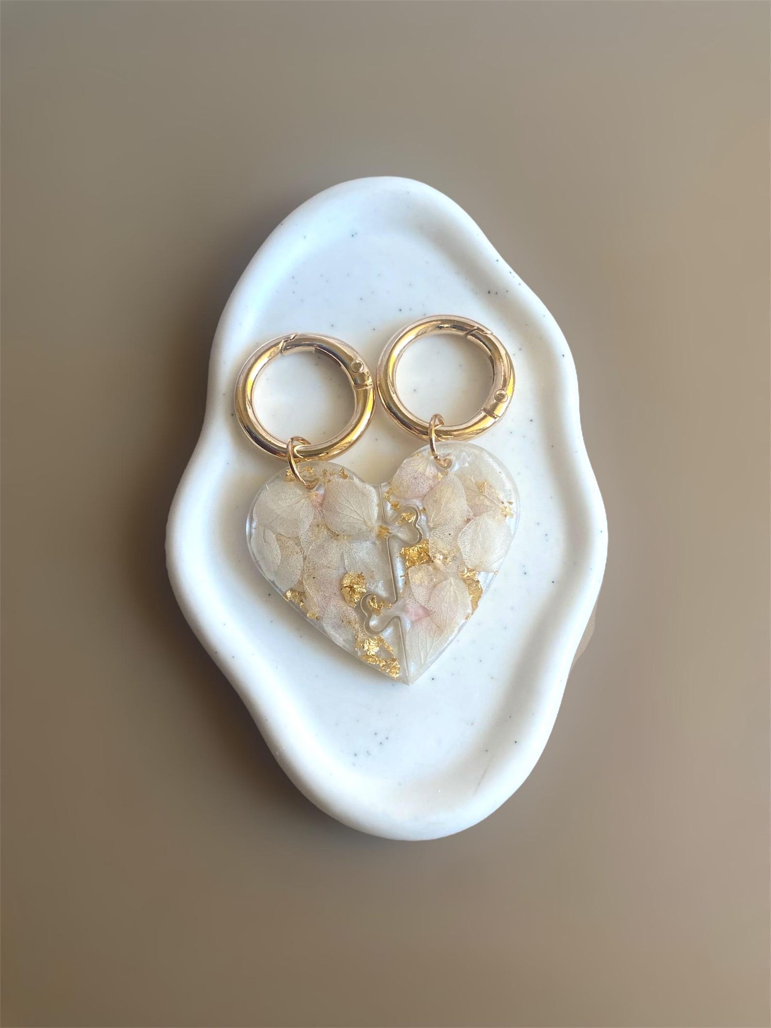 Interlocking Heart Keychains – Real Flower Resin Keychains With Gold ...