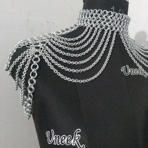 Kettenhemd Schulterkragen Schmuck mit kleinen Kettenlagen Aluminium Biegeringe Halsstück Hochzeit Cosplay Kostüm Festival Renaissance Faire