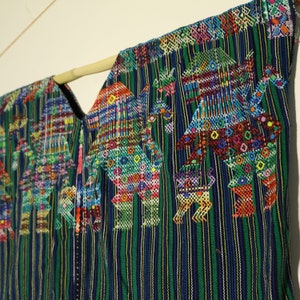 Huipil Cachiquel waist loom: caftan from Santo Domingo Xenacoj, Guatemala, woven and brocade on waist loom