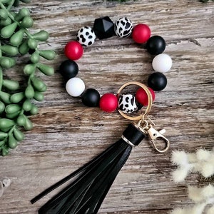 Cruella Vibes Silicone Bead Bracelet Keychain