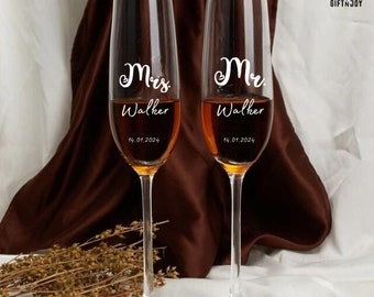 Personalized Champagne Flutes, Engraved Wedding Glasses, Wedding Toasting Glasses for Bride and Groom, Bridesmaid Gifts, Wedding Decorations