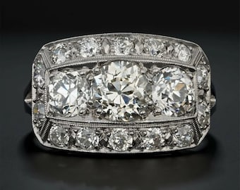 Anillo de compromiso de tres piedras, anillo vintage con incrustaciones de milgrain, anillo de boda de joyería retro, anillo único estilo eduardiano con halo, para mujer.