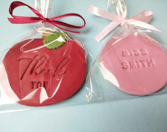 Juego de 2 galletas glaseadas de agradecimiento para profesores, envueltas individualmente, galletas de azúcar con forma de manzana, regalo personalizado, caja de regalo, pasteles, recuerdos, envío postal