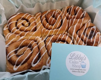 Rollos de canela glaseados veganos a base de plantas, bandeja de bollos de té, pasteles de cumpleaños, envueltos para envío postal, dulces caseros horneados a mano, regalo en caja, especias para pan