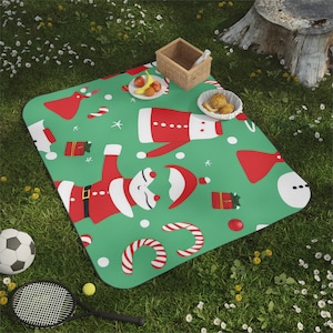 Christmas Picnic Blanket in Green Color, Festival Home Decor Picnic Blankets, Holiday Picnic Blankets