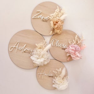 Wooden Circle Posy Plaque | Baby Announcement | Flower Sign | Baby Name | Dried Flowers | Baby Name Sign | Newborn Announcement | Baby Girl