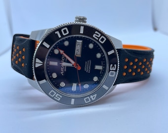 Correa de silicona sólida negra y naranja de 20 mm con puntos naranjas y hebilla de acero (barras con resorte de liberación rápida)