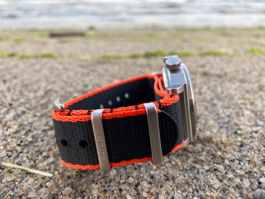 送料無料 いつまで 22mm, Black and Orange Seatbelt Style Watch Straps With スキー