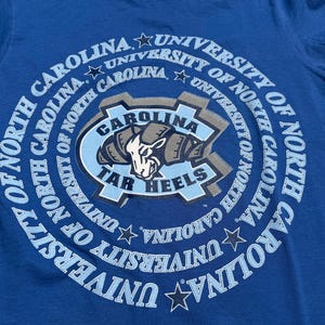 T-shirt med klackar från University of North Carolina från 1990-talet | T-shirt med UNC Chapel Hill från 90-talet bild 3