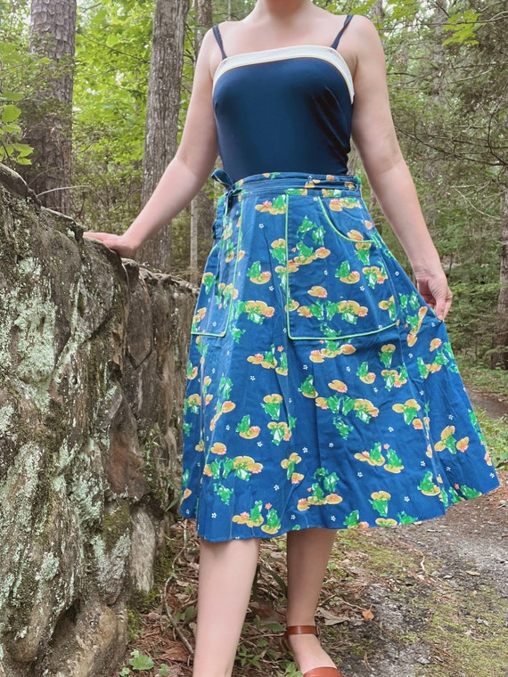 1970s Frog Print Wrap Skirt | 70s Novelty Midi Sk… - image 7