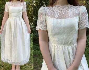 1980s White Lace Midi | Wedding Dress for Elopement, Reception, Ceremony, or Rehearsal | 80s Bridal | XS