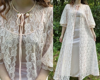 1980s Light Pink Lace Peignoir Set with Roses