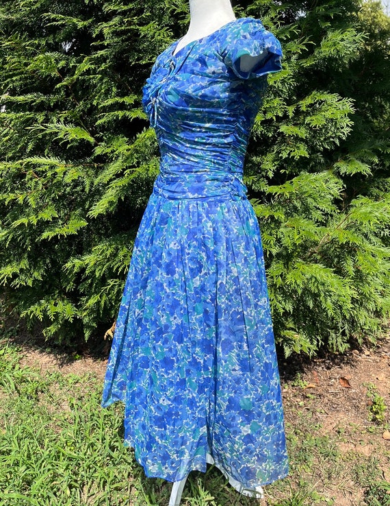 1950s Blue Watercolor Floral Party Dress with Rhi… - image 4