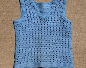 Chaleco de punto azul claro hecho a mano para niños de los años 70