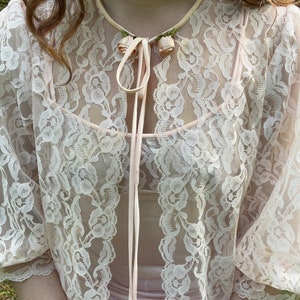1980s Light Pink Lace Peignoir Set with Roses