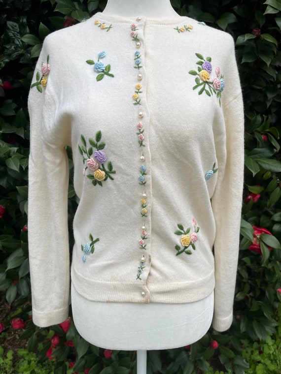 1950s Floral Embellished Cardigan | Springtime Sw… - image 2