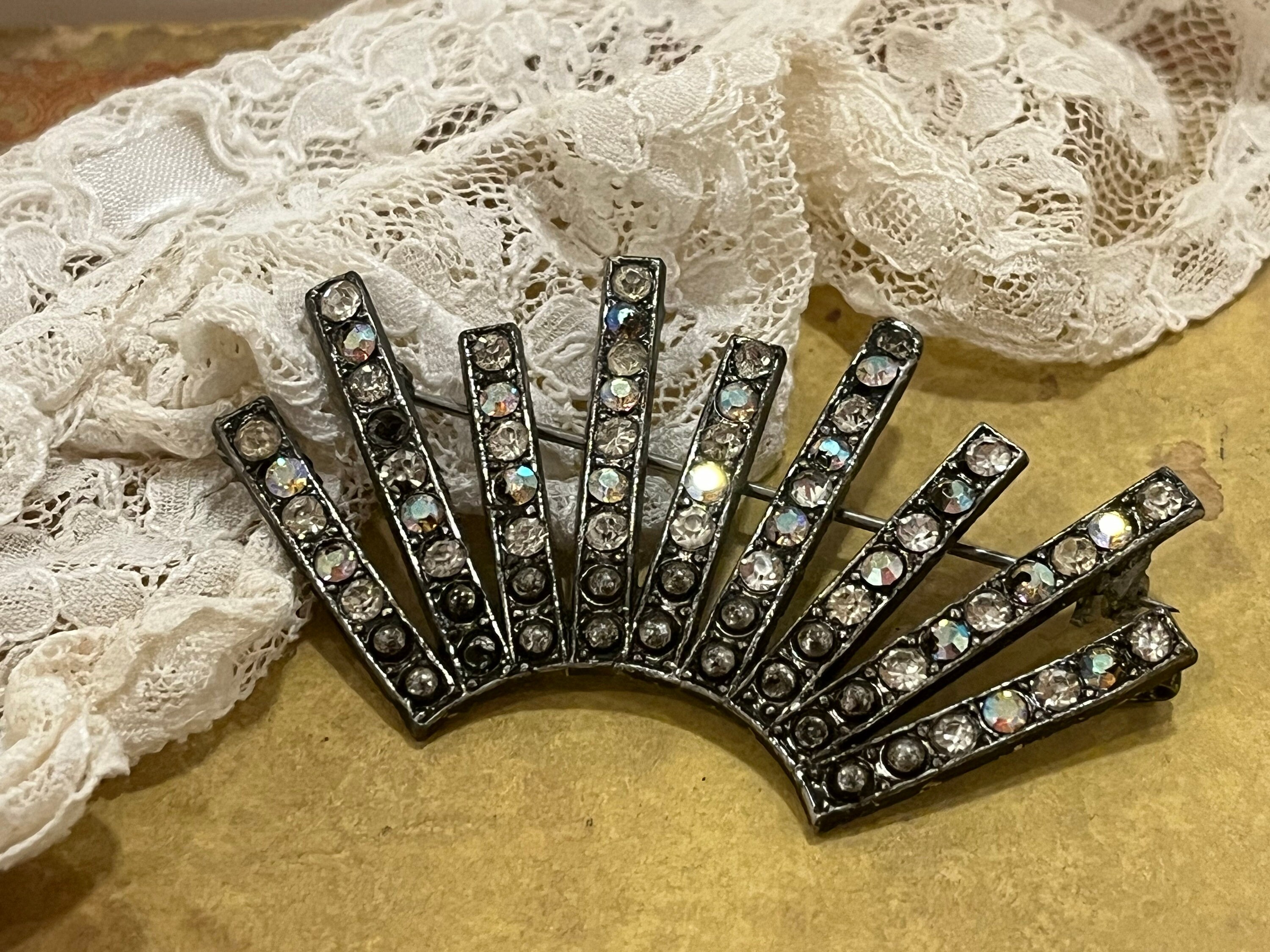 Broche Vintage Art Déco Années 50 - Strass Blancs Ronde - Bijou Ancien Occasion