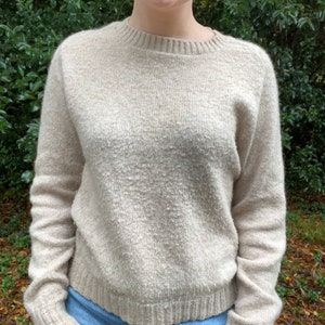 1970s Oatmeal Beige Shetland Wool Blend Pullover Sweater by Loch Mist