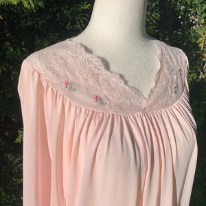 Vintage 1970s Ballet Pink Modest Night Gown by Shadowline | Size S