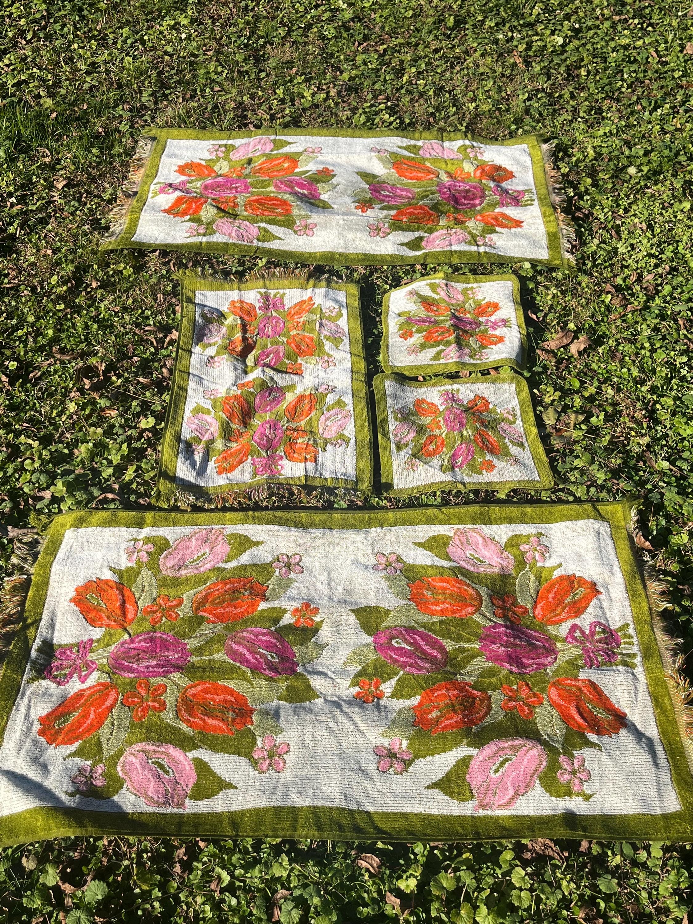 1970s Cannon Royal Family Towel Set Tulip Bouquet Pattern in