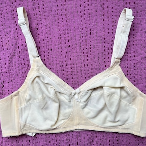 1950s 1960s Off-White Basic Bra
