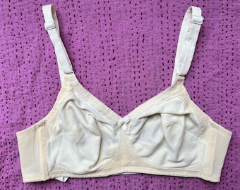 1950s 1960s Off-White Basic Bra
