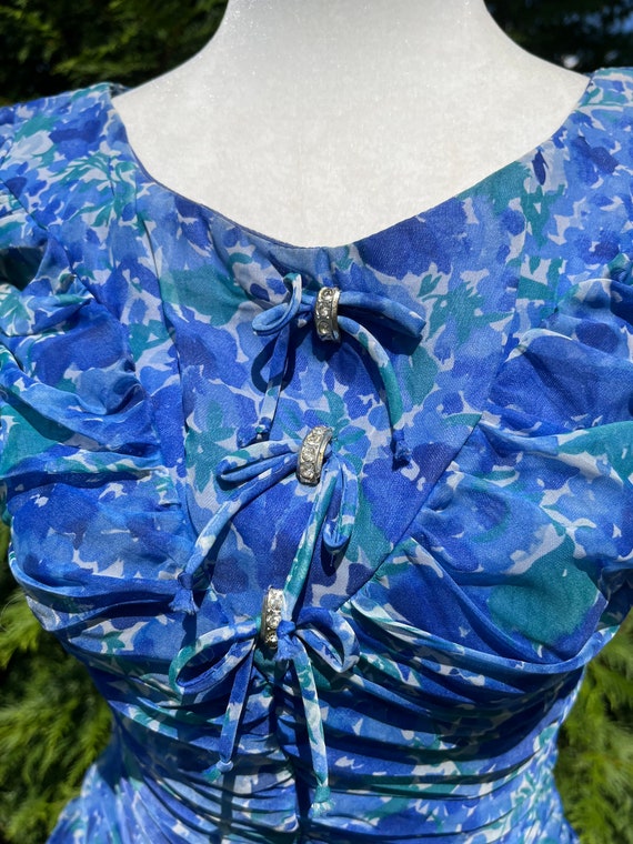 1950s Blue Watercolor Floral Party Dress with Rhi… - image 5