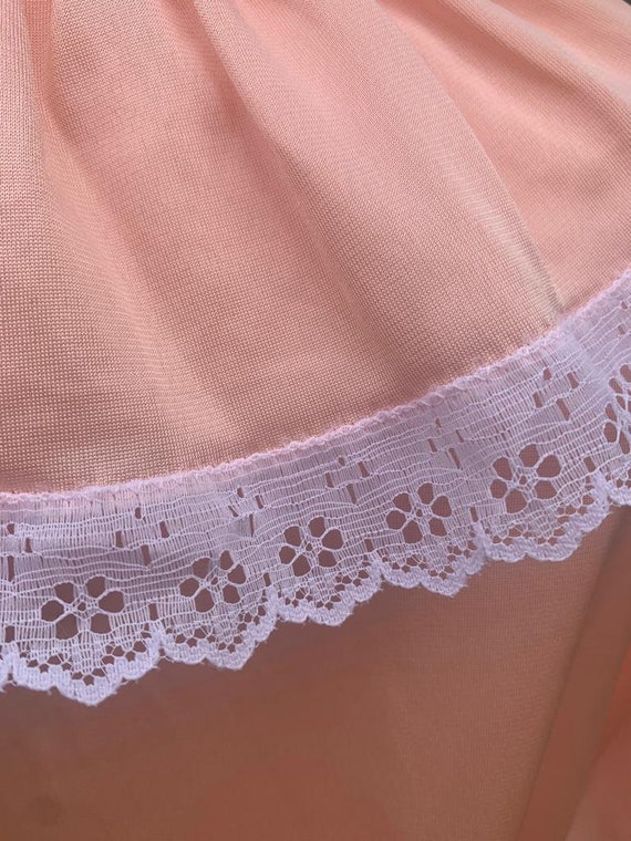 1960s Pink Peignoir Robe with White Lace Trim - image 5