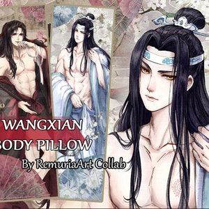 Könnte beinhalten: Zwei Illustrationen eines oben ohne Mannes mit langen schwarzen Haaren, einer in einem rot-schwarzen Outfit und der andere in einem blau-weißen Outfit. Der Text "WANGXIAN BODY PILLOW By RemuriaArt Collab" befindet sich am unteren Rand des Bildes.