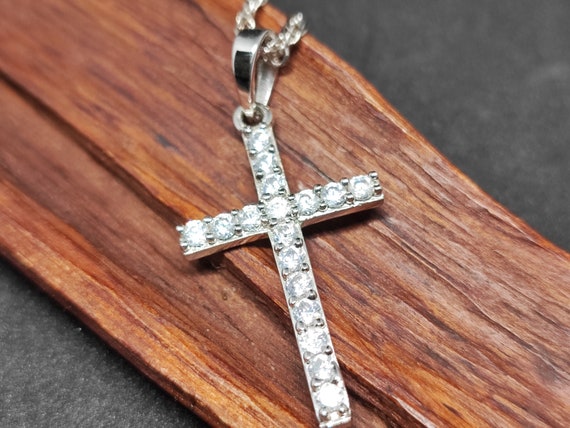 Ciondolo Croce Religiosa Uomo Con Moissanite 1 Ct - Argento Sterling 925 - Pave, Animas Jewels