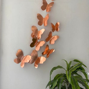 Oeuvre d'art papillon, suspension murale en cuivre, cadeau 8e anniversaire, cadeau 3e anniversaire, sculpture papillon, décoration murale papillon,