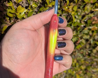 Red to Yellow Color Changing Glitter Crochet Hook: Novelty Aluminum Crochet Gift