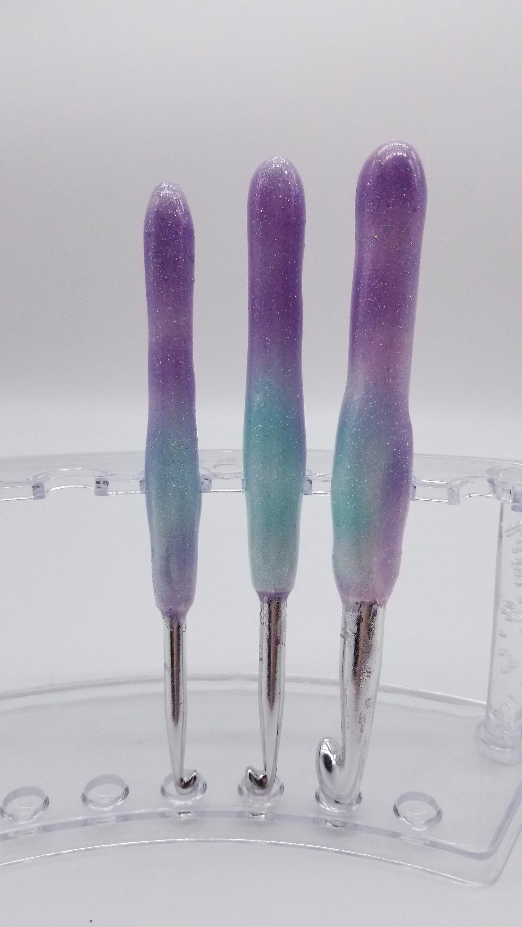 Purple to Turquoise Color Changing Glitter Crochet Hook: Novelty Crochet Gift