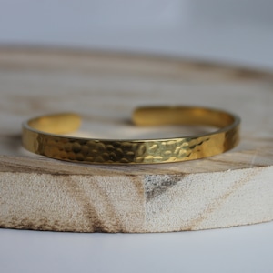 Anpassbares gehämmertes Armband