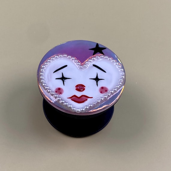 Cute Clown Heart Phone Grip – Handmade Resin Phone Grip Stand, Collapsible Phone Holder, Kawaii Clown Face, Pearl Heart, Pink Aesthetic Gift