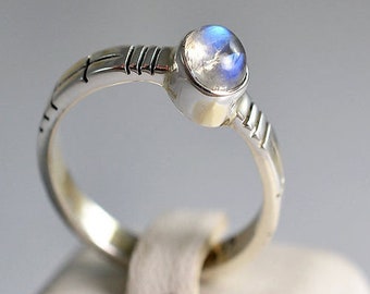 Genuine Moonstone Ring, Moonstone Silver Ring, Moonstone Ring, Moon stone Ring, Boho Ring, Rainbow Moonstone Ring, Valentines day gift