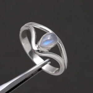 Handmade Oval Rainbow Moonstone Ring: 925 Sterling Silver Boho Jewelry