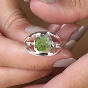 Authentieke Tsjechische Moldaviet ruwe edelsteen 925 massief sterlingzilver handgemaakte ringsieraden