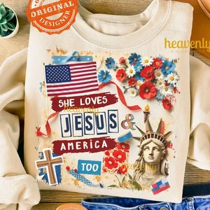 4 de Julho PNG Vintage, EUA PNG Retro, Patchwork Cristão Moderno PNG Memorial Day PNG, Dia da Independência PNG, Ela Ama Jesus e a América Também