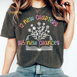 Neues Jahr 2025 PNG 12 Neue Kapitel 365 Neue Chancen SVG Frohes Neues Jahr Shirt Hallo 2025 Sublimation Design Buchliebhaber Png DTF Digitaler Download