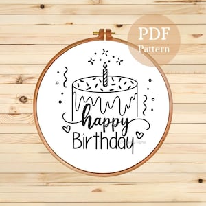 Alles Gute zum Geburtstag Stickmuster | Feiern Sie mit Floraler Eleganz in einer Handgefertigten Kreation | Handstickerei Vorlage
