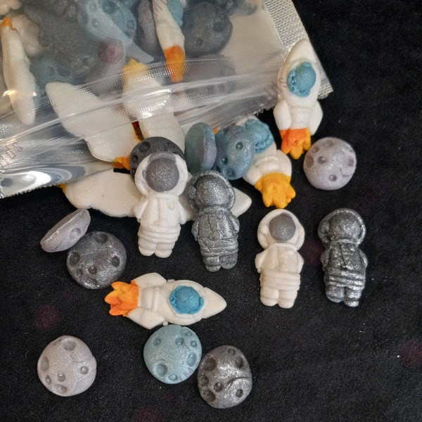 Astronaut candy/fondant figures