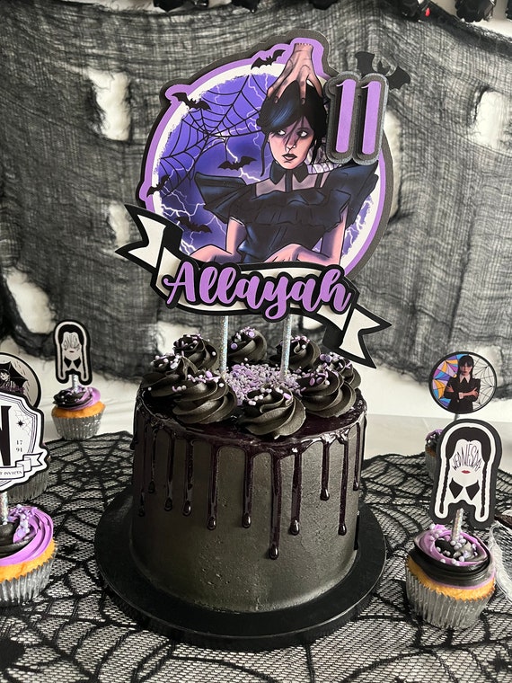 1 décoration de gâteau d'anniversaire Mercredi Addams avec paillettes et  toile d'araignée mercredi fille Décoration de gâteau pour fête d' anniversaire : : Epicerie