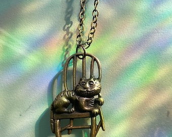 Cheshire Cat Pendant Necklace: Whimsical Alice in Wonderland Jewelry