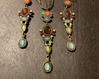 Necklace and earrings Green turquoise and red hues jewellery set vintage style classic