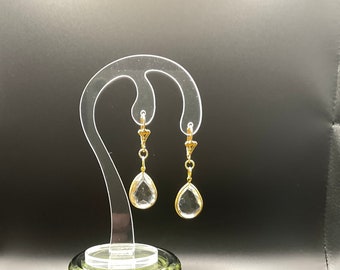 Teardrop vintage earings with faceted glass dainty and elegant
